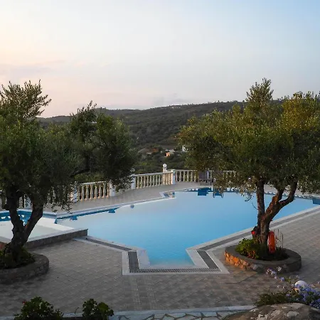 מלון דירות Thanos Village