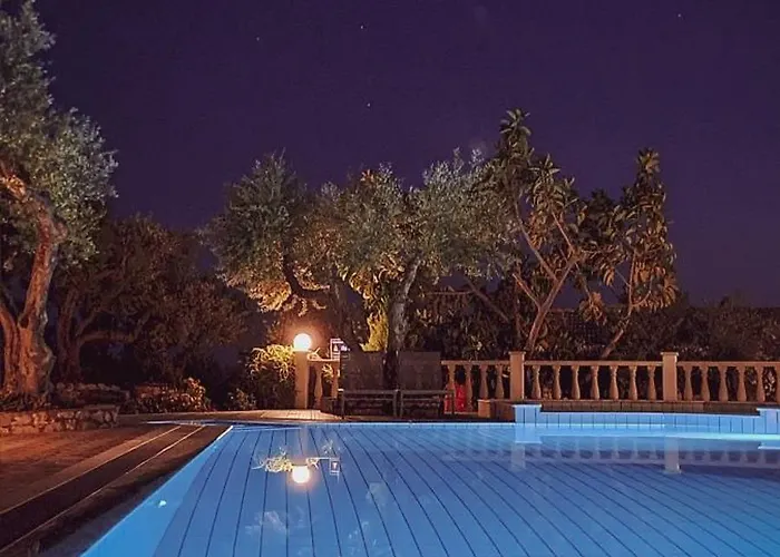 Thanos Village Aparthotel Gialova