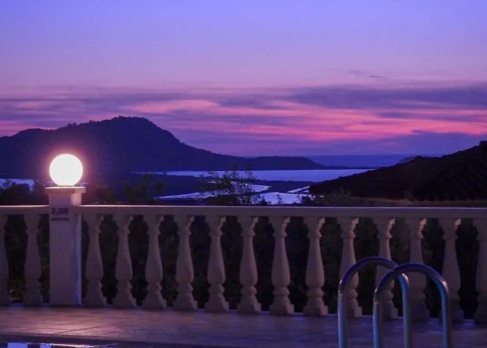 Thanos Village Aparthotel Gialova